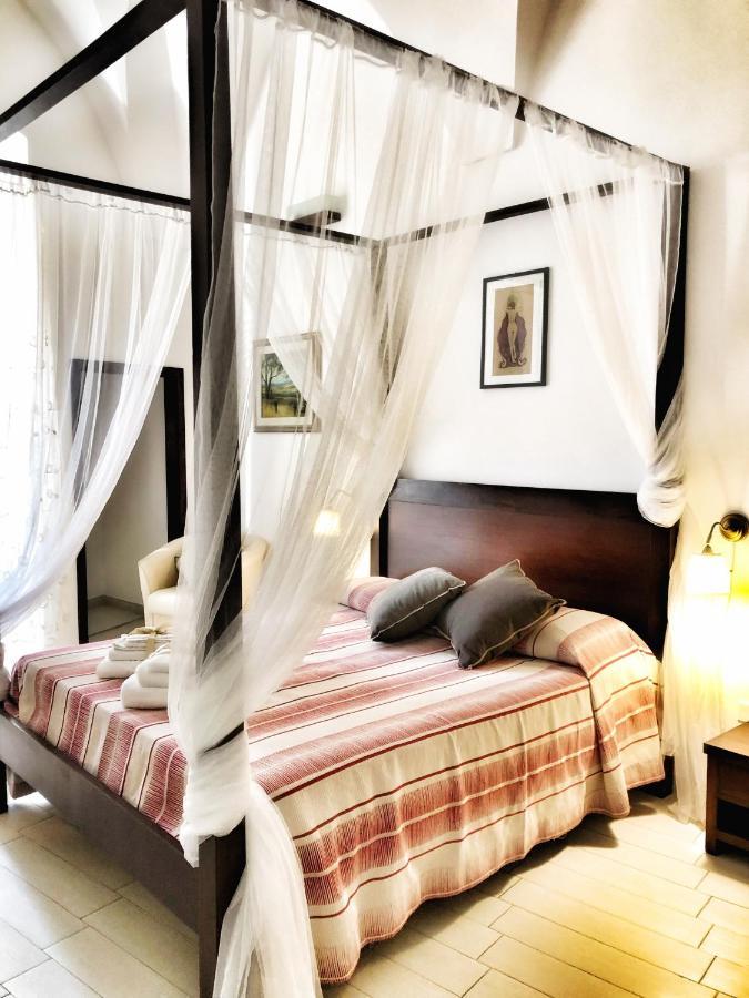 Bed and Breakfast Palazzo Salìa Lecce Esterno foto