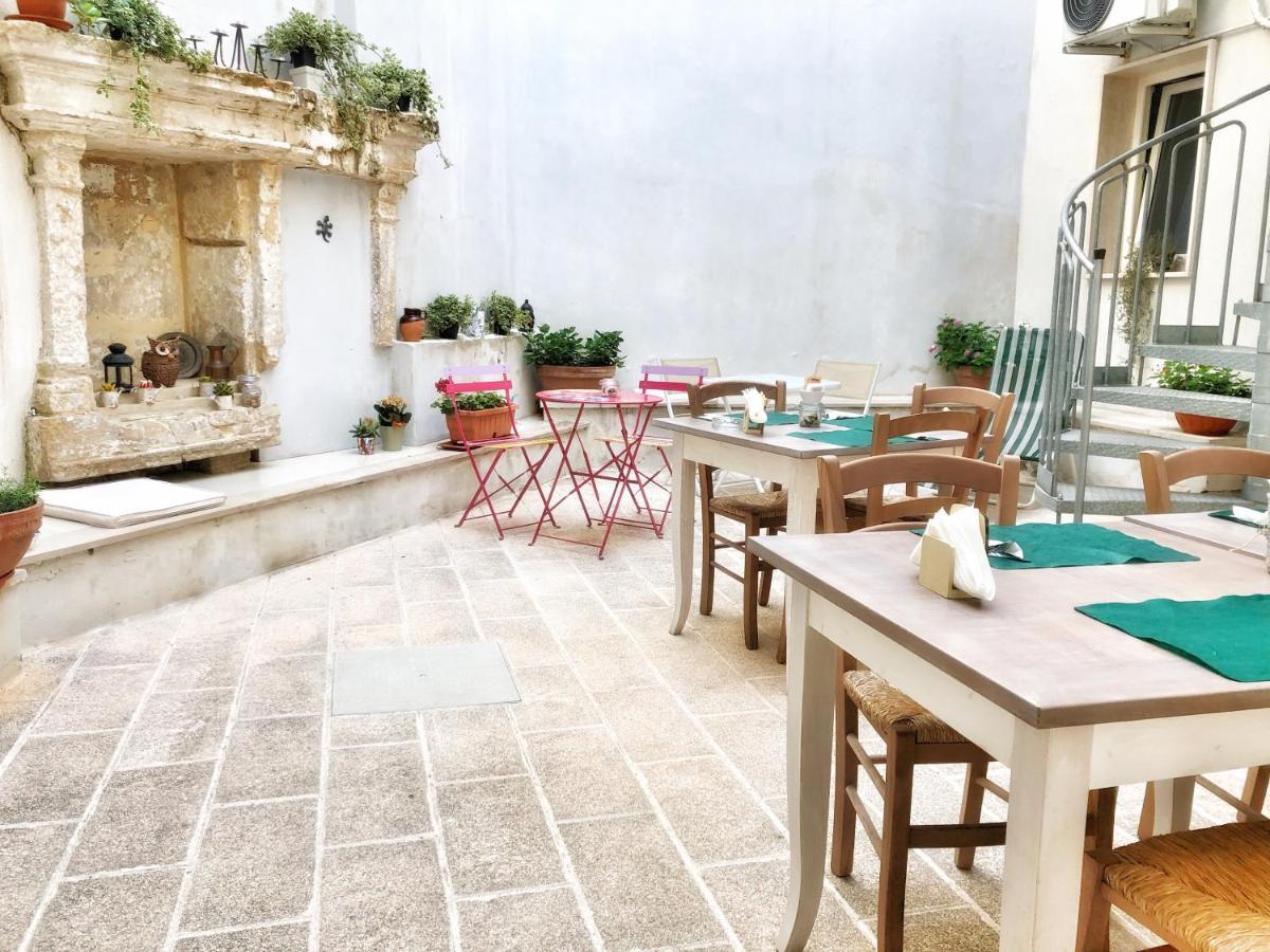 Bed and Breakfast Palazzo Salìa Lecce Esterno foto
